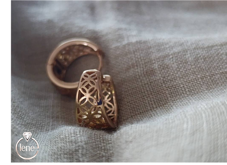 گوشواره حلقهای ژوپینگ مدل توری طرح گل