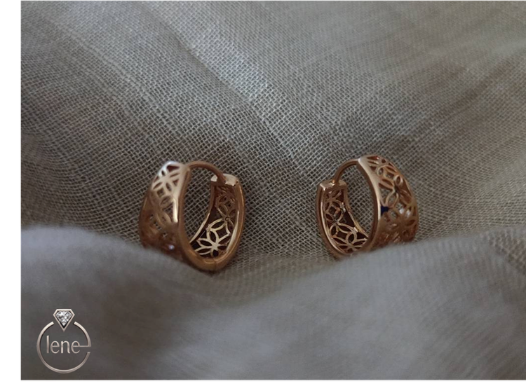گوشواره حلقهای ژوپینگ مدل توری طرح گل
