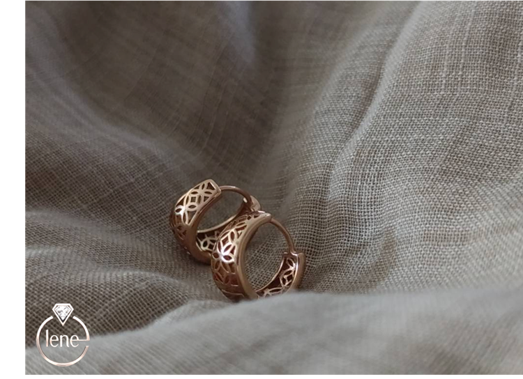 گوشواره حلقهای ژوپینگ مدل توری طرح گل