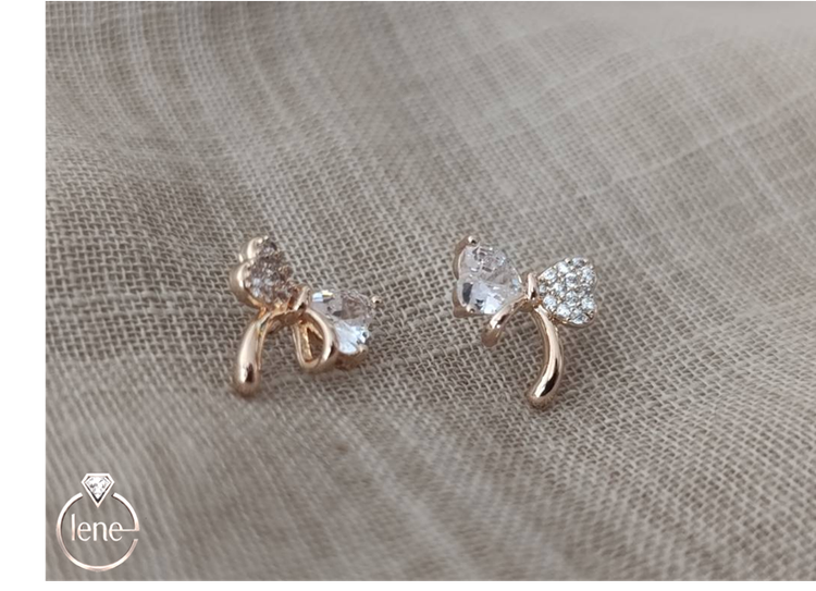 گوشواره میخی ژوپینگ مدل پروانه نگیندار
