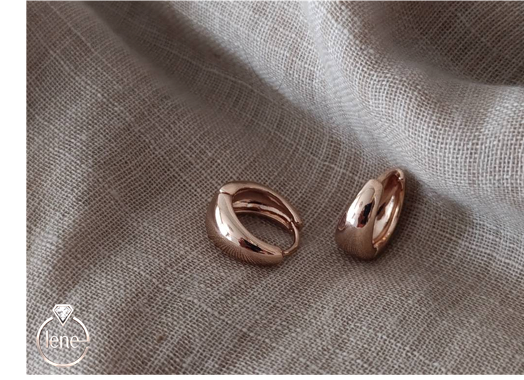 گوشواره حلقهای ژوپینگ مدل حلقه وسط پهن